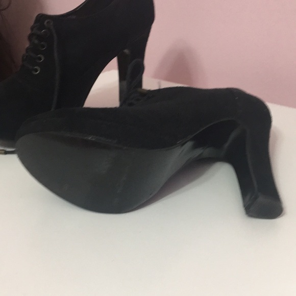 Shoes - Picture 4 of 5